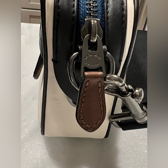 COACH Graham Leather Color Block Crossbody Bag (Unisex) 🔥 - Picture 6 of 16